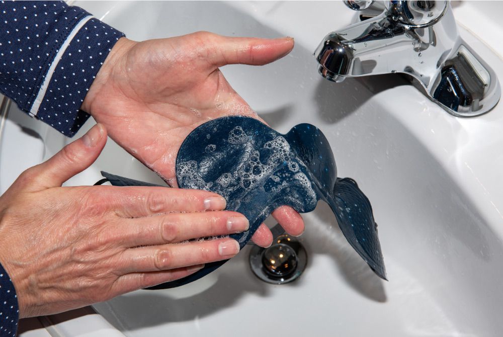 Facembrace laver main lavabo