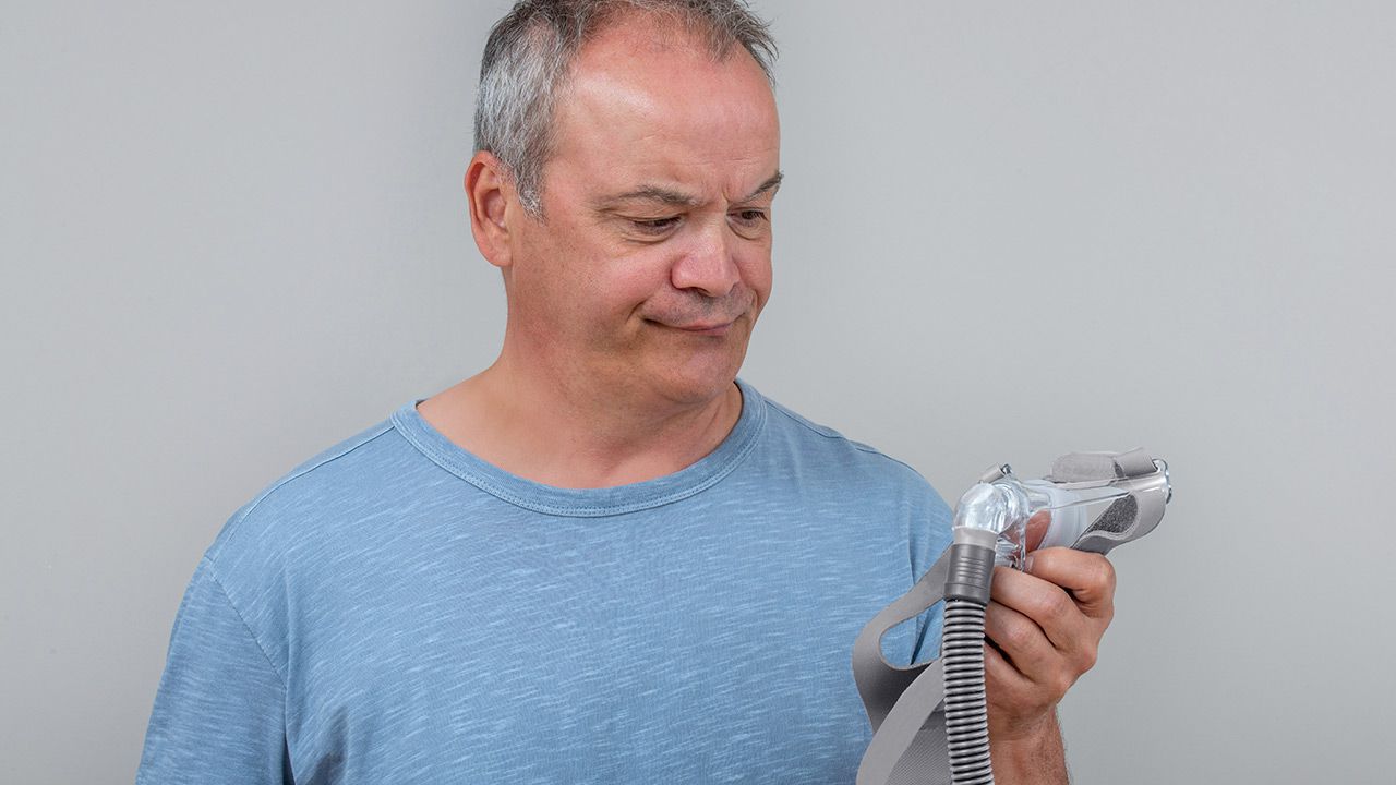 CPAP: dealing with the first weeks of treatments cpap man dealing treatment